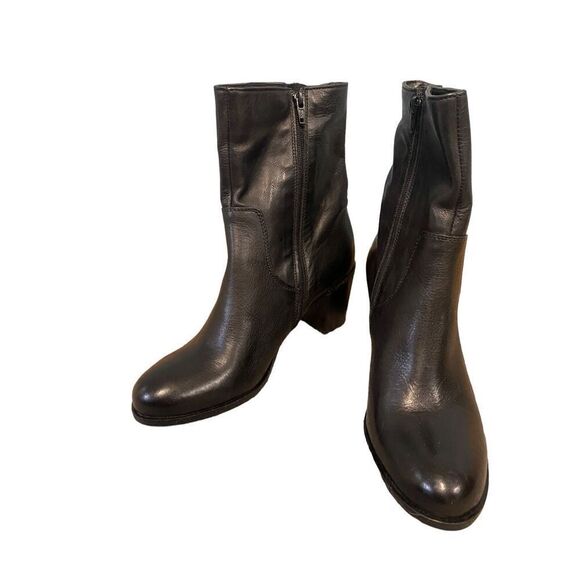 MANAS Urban Nero Black Leather Zipper Booties Size 40 Eu 9 US NWOT - Picture 1 of 7